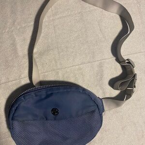 GAIAM Exercise Running Pack Fitness Fanny Waist Lavendar Purple Adjustable